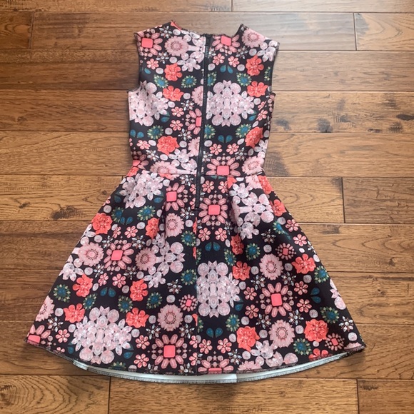 Jewel/Floral Patterned A-Line Dress - Picture 4 of 7